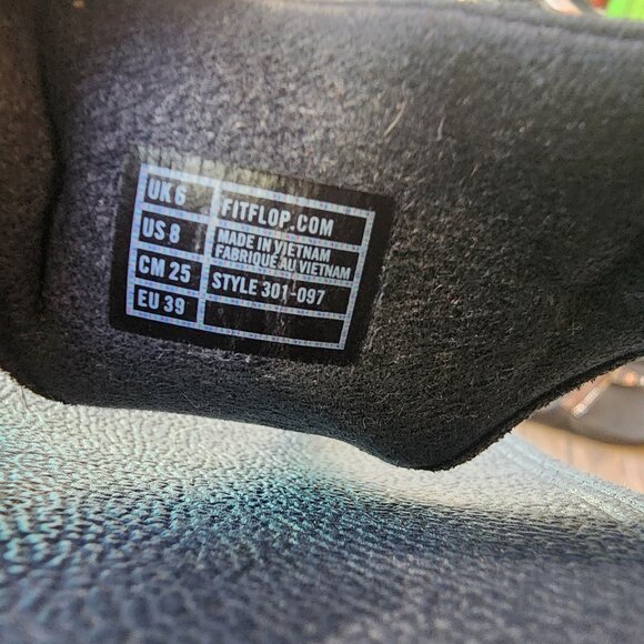 Fitflop NAVY LULU Crystal Toe-Post Sandals, size 8 - Picture 2 of 4